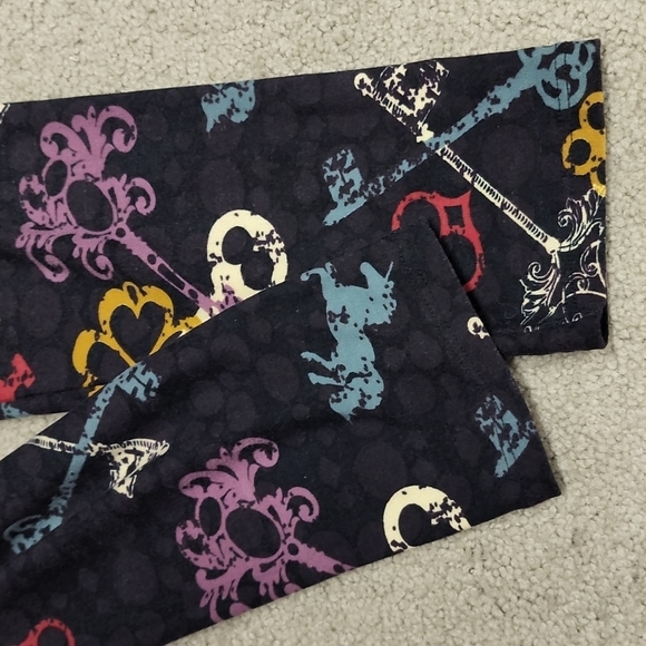 Lularoe tall & curvy key Harry Potter vibes leggings - Picture 5 of 5